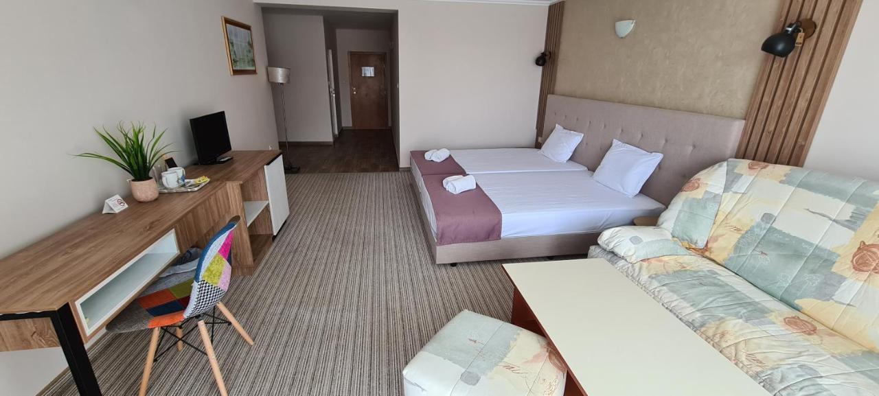 Mirana Family Hotel Burgas Stad Buitenkant foto