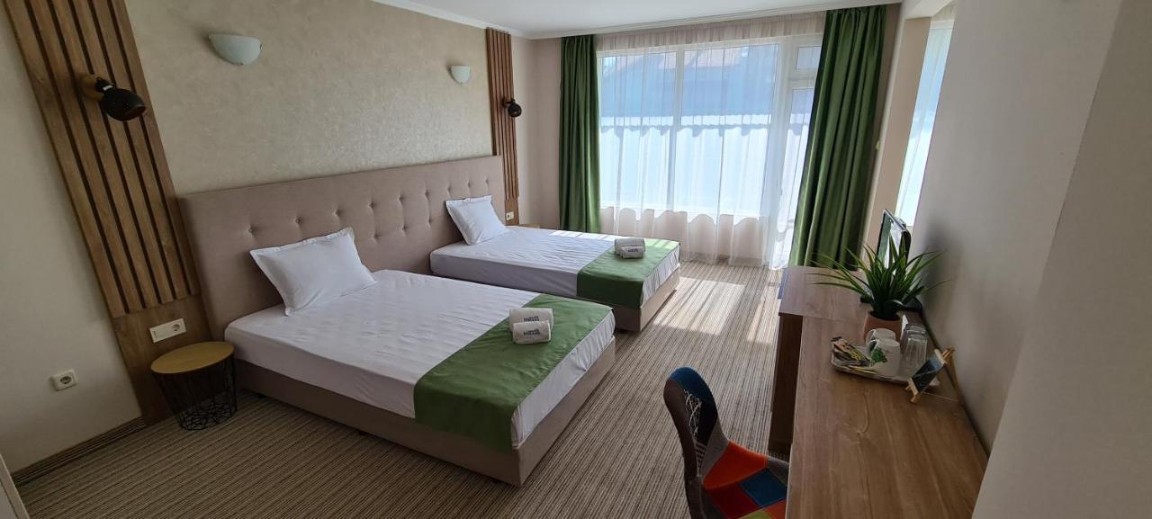 Mirana Family Hotel Burgas Stad Buitenkant foto
