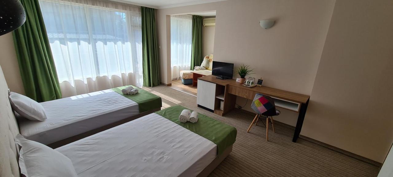 Mirana Family Hotel Burgas Stad Buitenkant foto