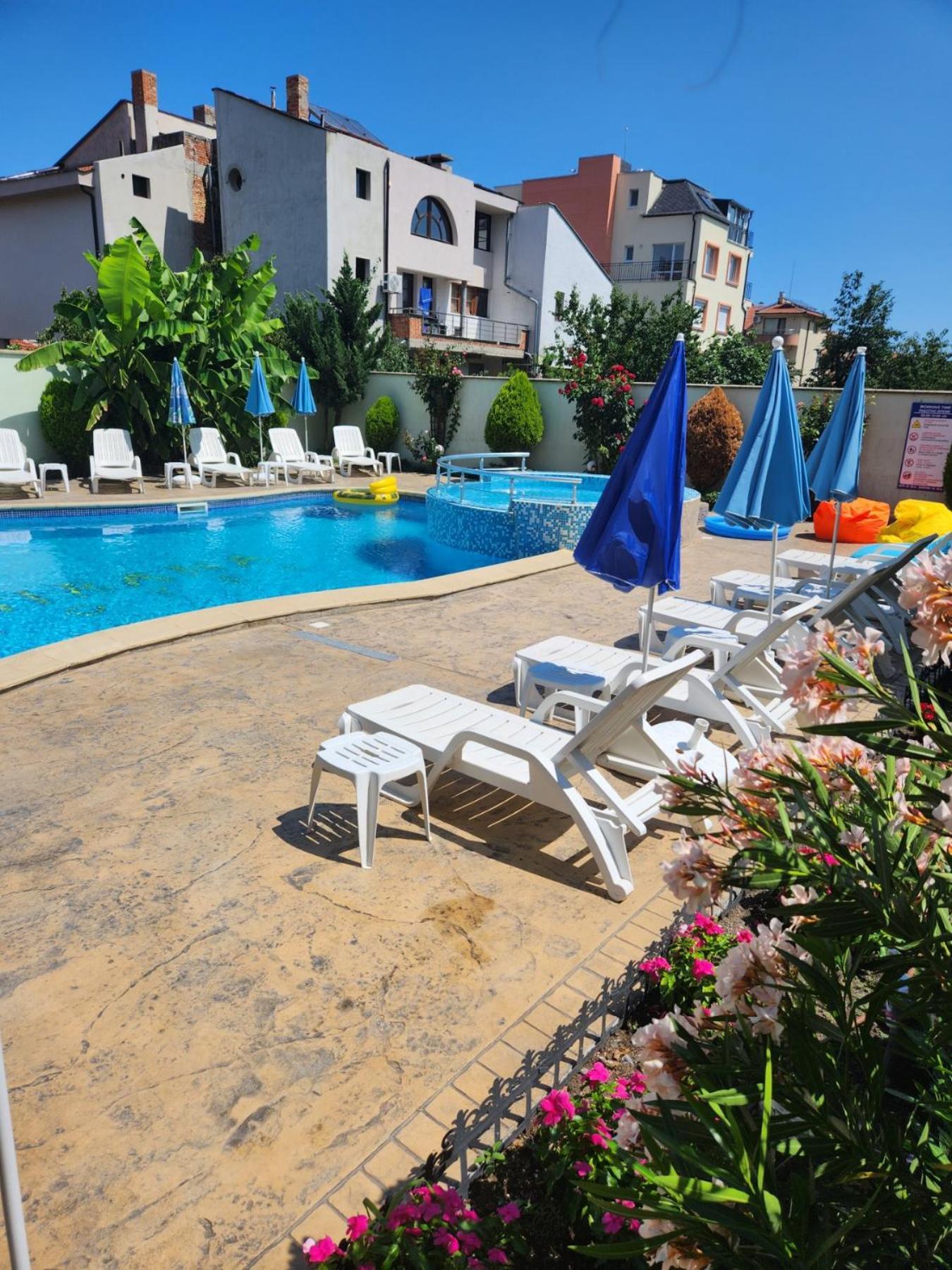 Mirana Family Hotel Burgas Stad Buitenkant foto