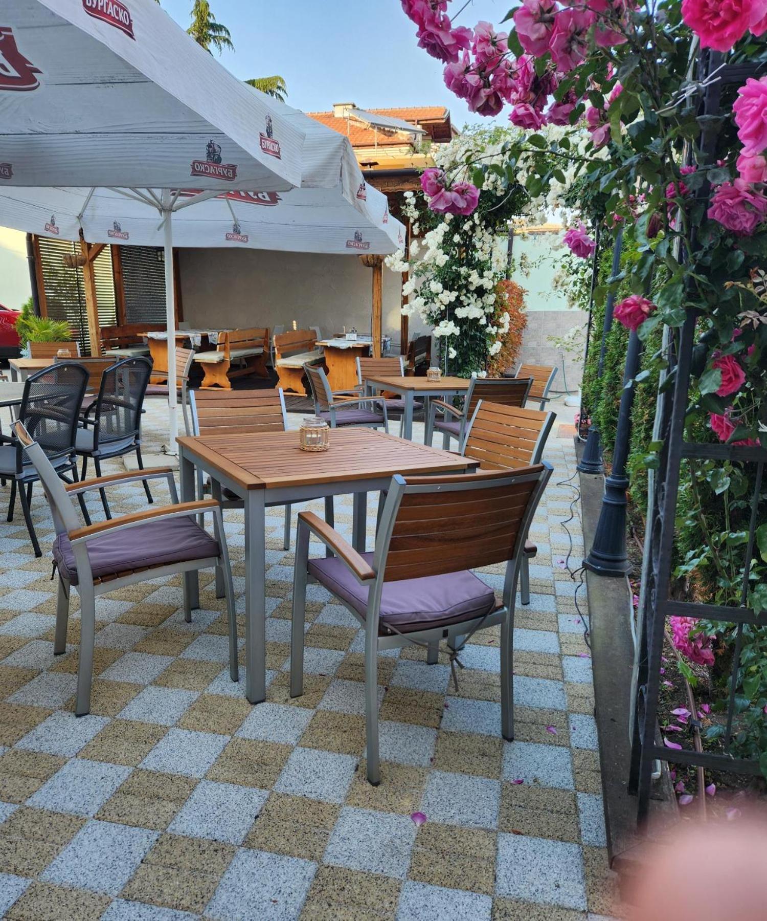 Mirana Family Hotel Burgas Stad Buitenkant foto
