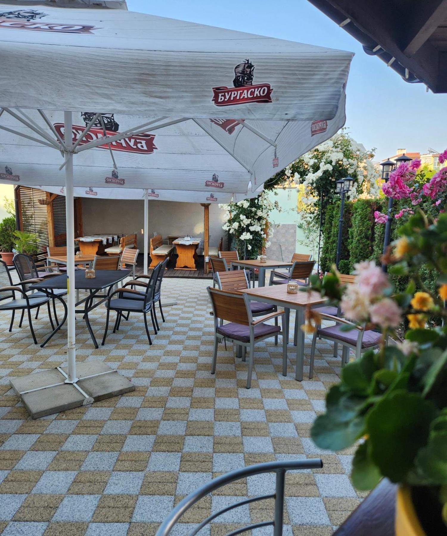Mirana Family Hotel Burgas Stad Buitenkant foto