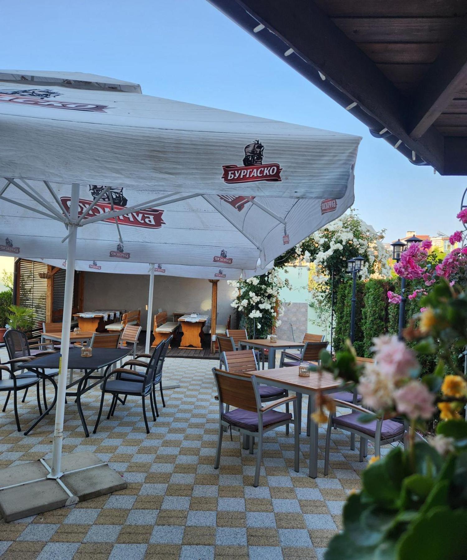 Mirana Family Hotel Burgas Stad Buitenkant foto