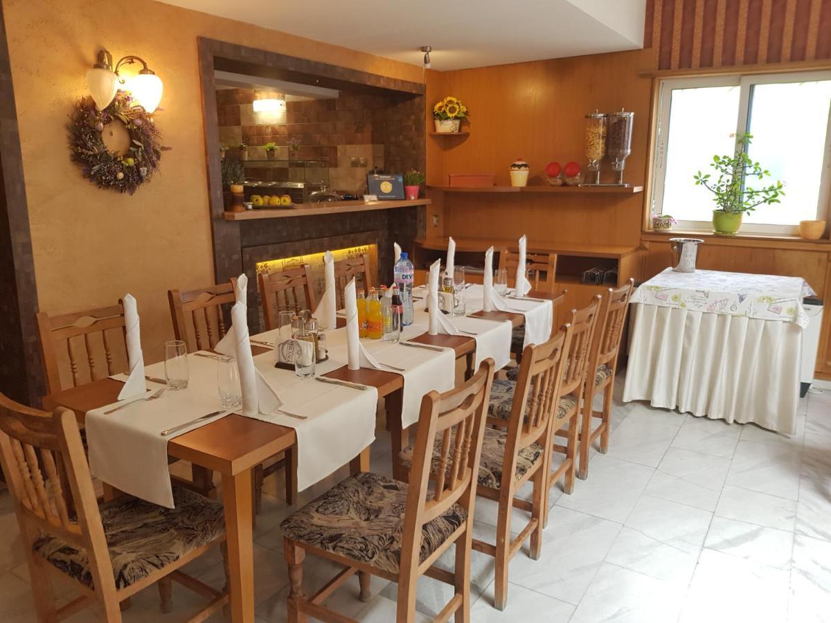 Mirana Family Hotel Burgas Stad Buitenkant foto