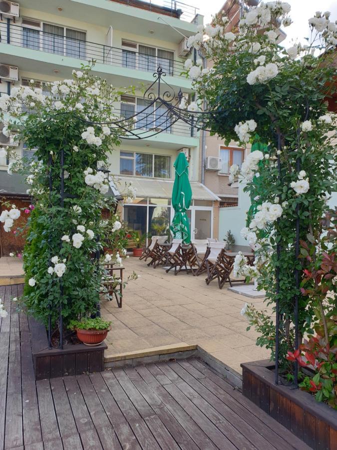 Mirana Family Hotel Burgas Stad Buitenkant foto